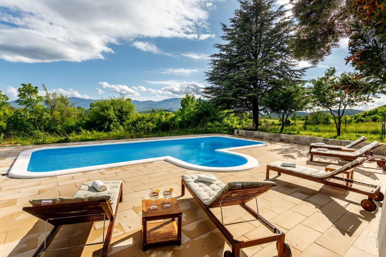 Villa Casa Di Oliva-House With Heated Pool & Jacuzzi In Trilj, Croatia Exterior foto
